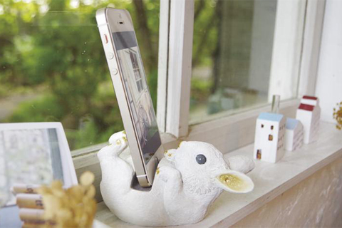 立ち耳うさぎのスマホスタンド