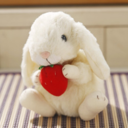 ぬいぐるみブティック 大好きなイチゴを抱えるロップイヤーうさぎ ストロベリー ロップ